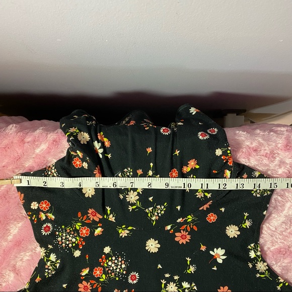 Salaam 'Stella' Tank-Face Mask Top - Picture 12 of 14